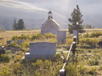 Creede Cemetery (photo by b4Studio) Creede Cemetery (photo by b4Studio)
