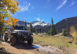 Fall Jeeping over Stoney Pass (photo by b4Studio) Fall Jeeping over Stoney Pass (photo by b4Studio)